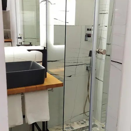 Beautiful Modern In Bllok Apartment Tirana
