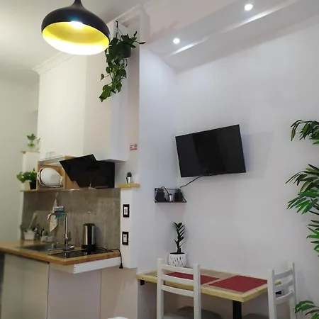 Beautiful Modern In Bllok Apartment