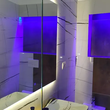 Apartment Beautiful Modern In Bllok Tirana