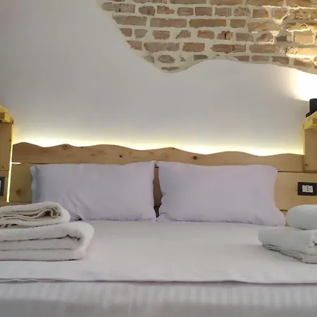 Apartment Beautiful Modern In Bllok Tirana
