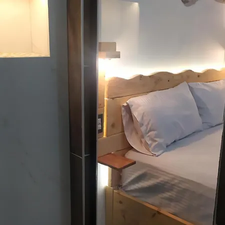 Beautiful Modern In Bllok Apartment Tirana