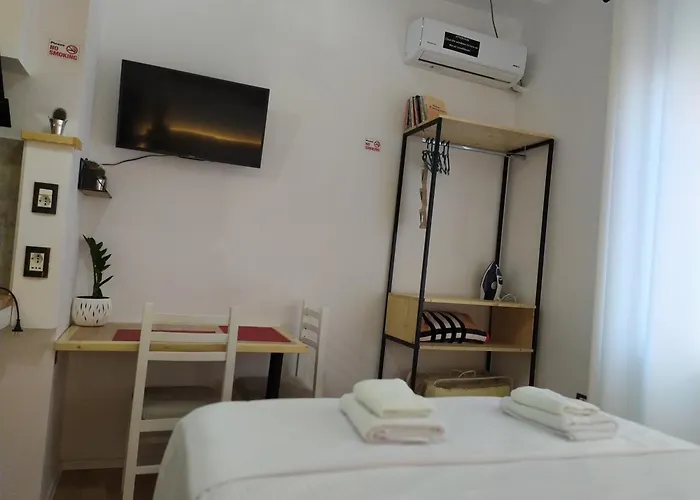 Beautiful Modern In Bllok Apartment *
