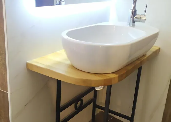 Beautiful Modern In Bllok Apartment