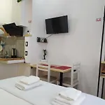 Apartment Beautiful Modern In Bllok Tirana