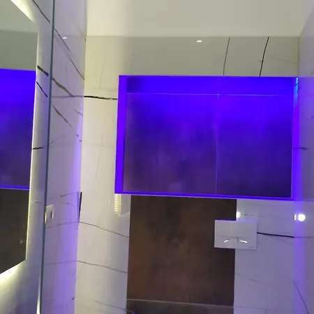 Beautiful Modern In Bllok