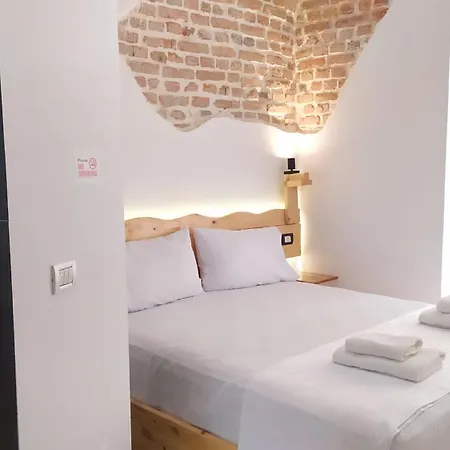 Beautiful Modern In Bllok Appartamento Tirana