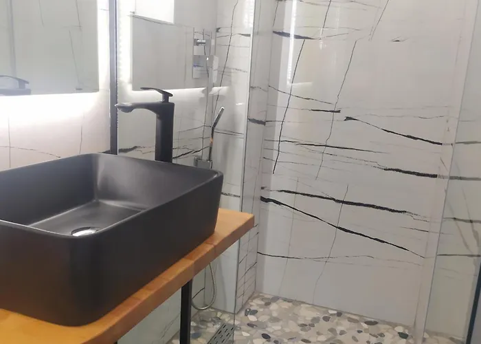 Beautiful Modern In Bllok Appartamento