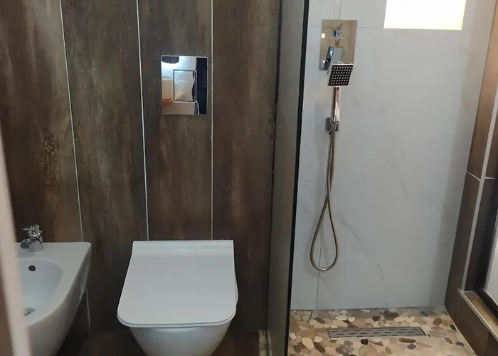 Beautiful Modern In Bllok Appartamento